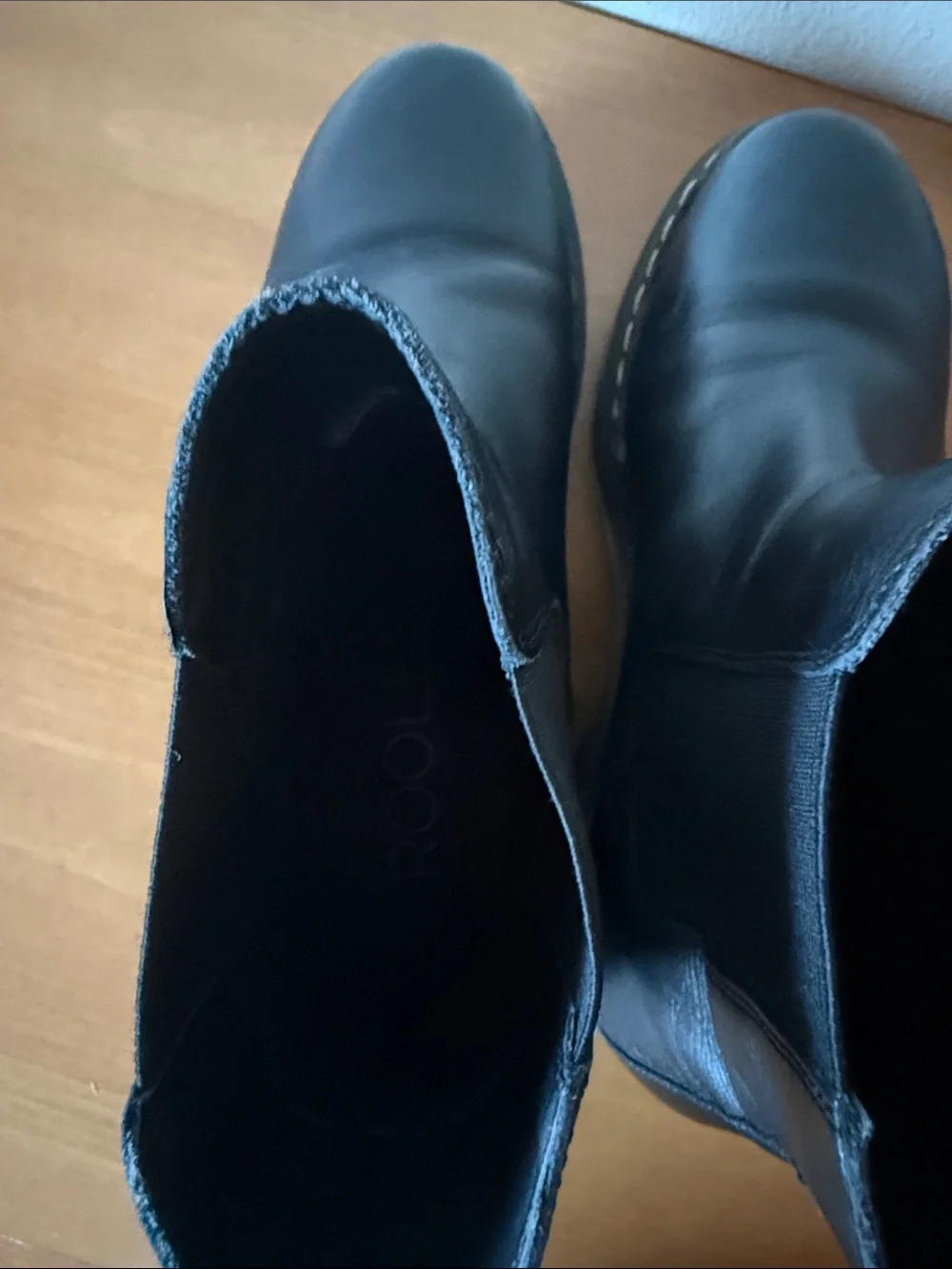 Roolee sleek black